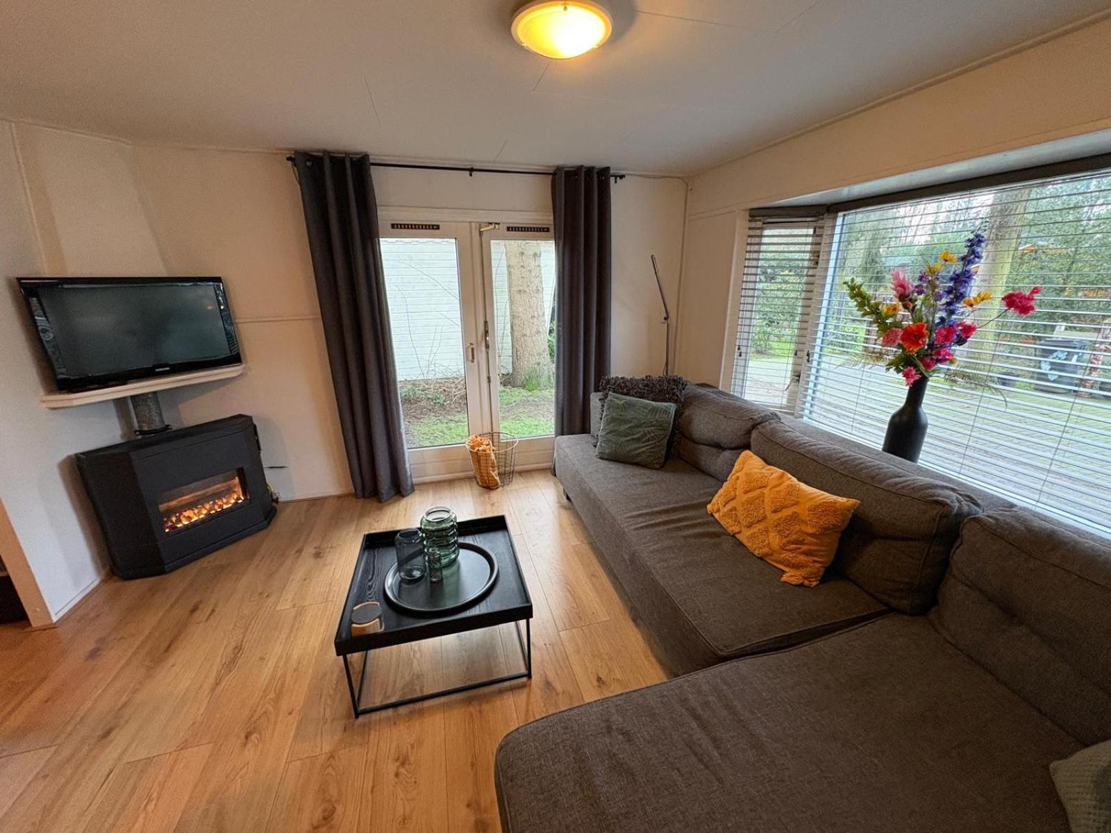 Heerlijk Chalet Midden In De Natuur พุทเทิน ภายนอก รูปภาพ